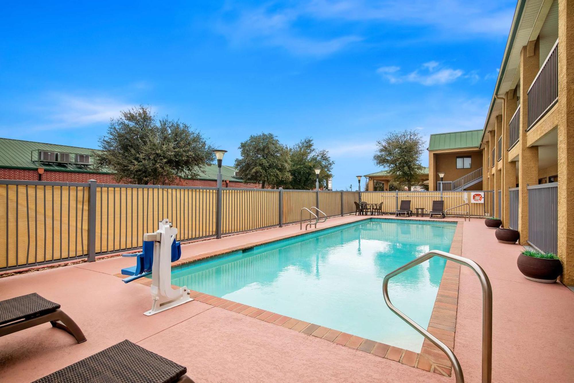 Best Western Cedar Inn Cedar Park Exteriér fotografie